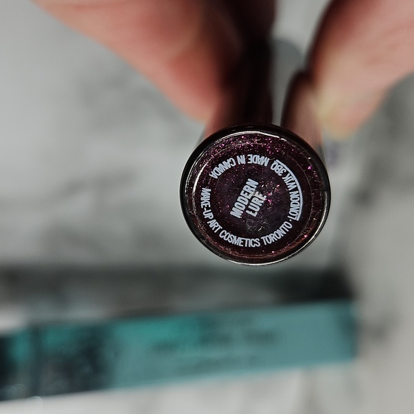 LNIB MAC MODERN LURE ALLURING AQUATIC LIPGLASS ORIGINAL FORMULA LARGER SIZE! - Picture 6 of 16